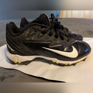 Nike Kids' Black and White Athletic Cleats